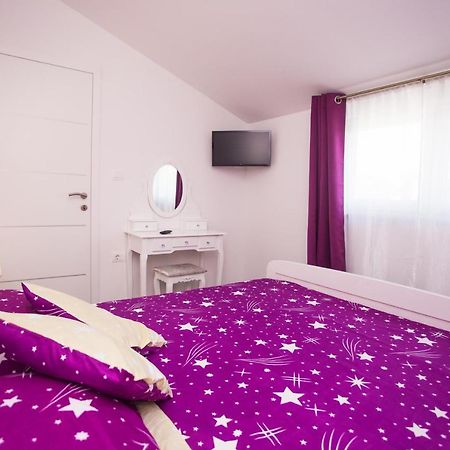 App Sara Apartment Канфанар Екстериор снимка