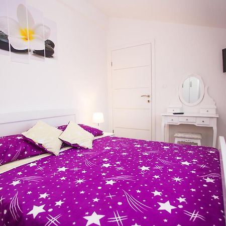 App Sara Apartment Канфанар Екстериор снимка