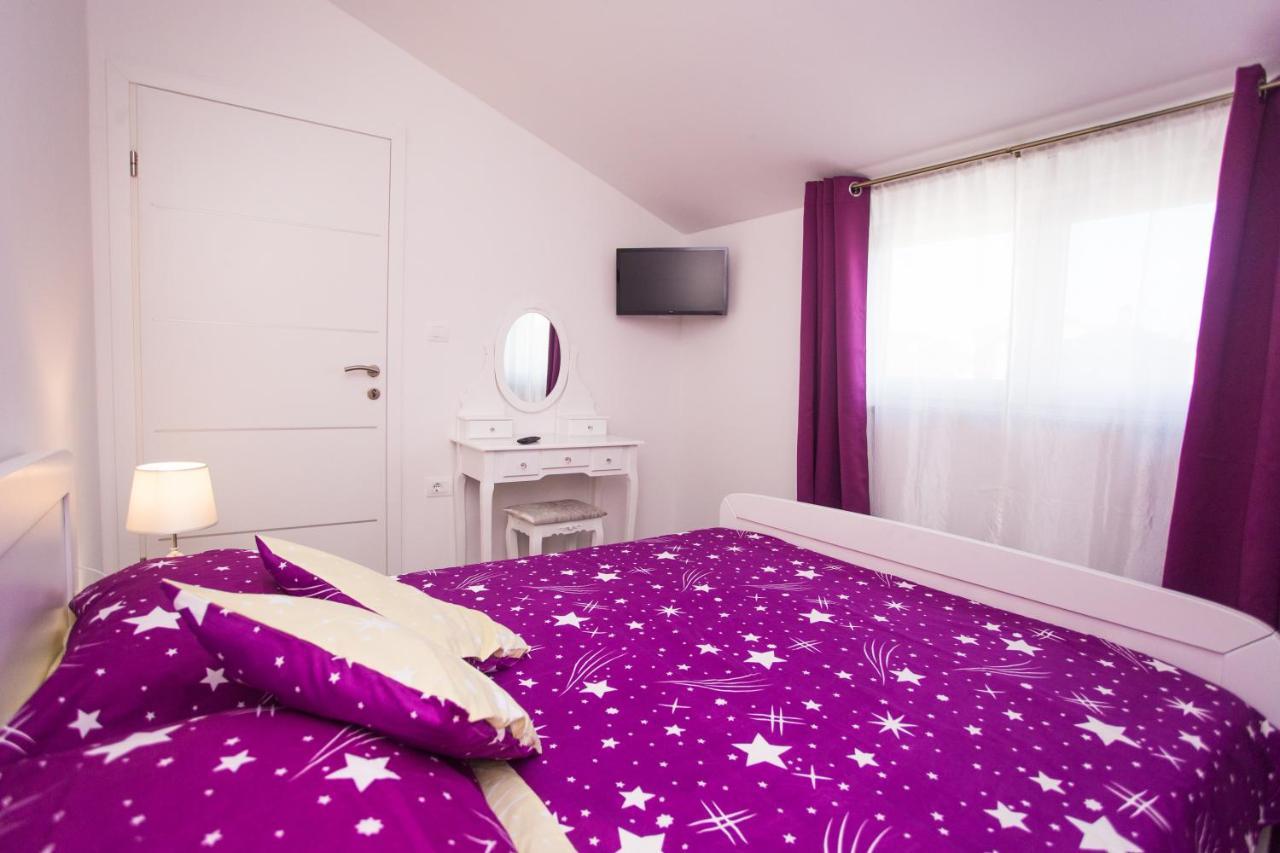 App Sara Apartment Канфанар Екстериор снимка