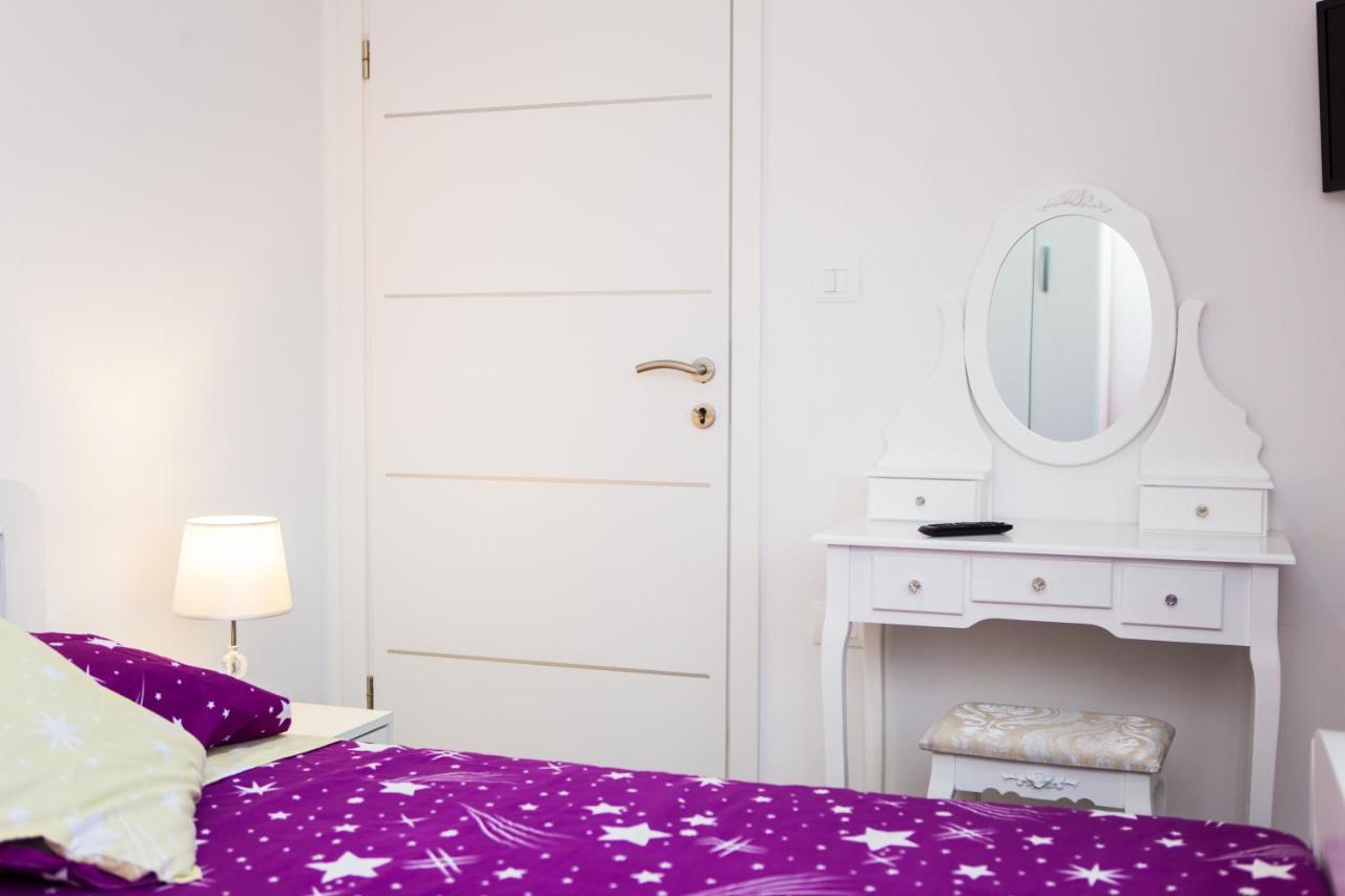 App Sara Apartment Канфанар Екстериор снимка